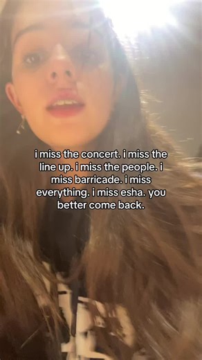 you better come back to adelaide esha @esha tewari #eshatewari #youweremineeshatewari #esha #tewarian #eshatewarimusic #eshatewarifan #youwereminetour #fyp #foryou #aussieartist #eshatewarifyp #imsorryidontwannatakeoffmyclothes