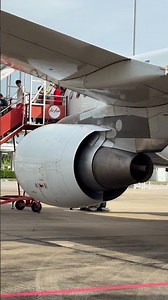 Leicester City Plane in Thailand?! ✈️🦊 AirAsia A320 Surprise 🇹🇭