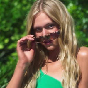 Beach bum, but make it fashion. Find your perfect swimwear fit and enjoy lazy days at the pool or beach. | H&M