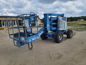1997 Genie Z-45/22 4x4 Articulated Boom Lift | Construction