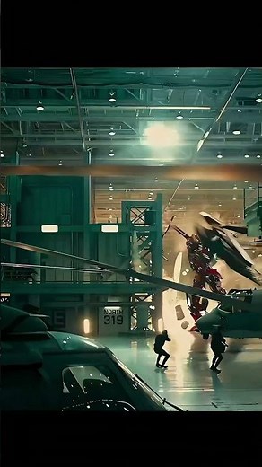 Sentinel Prime Kills Ironhide (Transformers: Dark of the Moon-2011) #transformers #sentinelprime