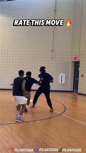 Step back off the spin always gonna be one of my go to#explorepage #viral #piclupbasketball