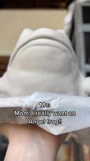 160K views · 1K reactions | I’ll take what I can get 沈♥️ #frogcore #frogspotting #frogart #sculpture #clay #ceramics #pottery #slipcast #castandaltered #angel #angelart #angelfrog #toad #ohno #surprise #reveal #kalliopeyvonne | Kalliope Yvonne Ceramics | Facebook