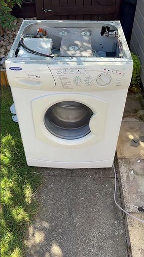 Hotpoint Aquarius WMA58 washing machine || 2 in 1… bad motor bearings and drum bearings special!