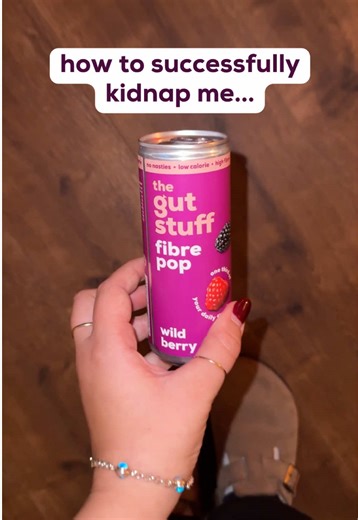 our gut feeling says… follow the fibre. always. 👀🌱 want to get 1/3rd of your of your daily intake in one tasty snack? shop our high fibre bars and pop below 💪 #fibre #healthysnacks #fibresnacks #healthylifestyle #kidnappingtrend