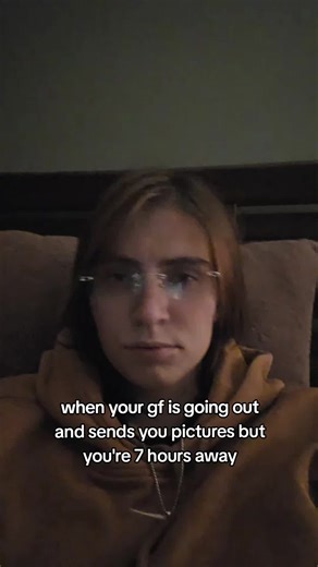 laying here in bed while she's looking like that!? #wlw #longdistance #needthat #girlfriend #goingout