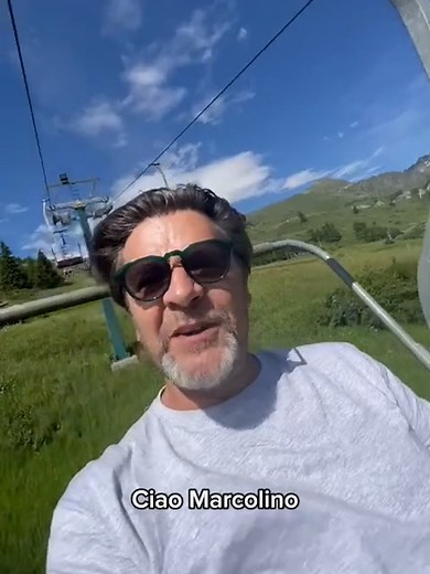 Marcolino e la famiglia: una divertente conversazione sulla seggiovia