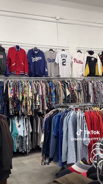 Calling all Vintage/Thrift lovers in Orange County! We are proud to present Retropolis, a new slice of heaven featuring 1000s of incredible pieces spanning the last century for vintage lovers BY vintage lovers. Seriously, our shop will blow your mind, NOT your wallet! #orangecounty #thrifting #vintage #california #thingstodoinoc