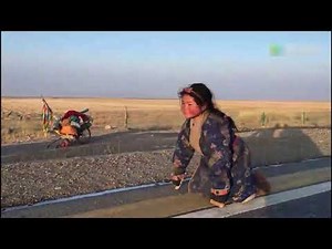 チベット仏教五体投地 8歳の少女のラサへの巡礼 Tibet Prostration 8-year-old Tibetan Girl's Pilgrimage to Lhasa