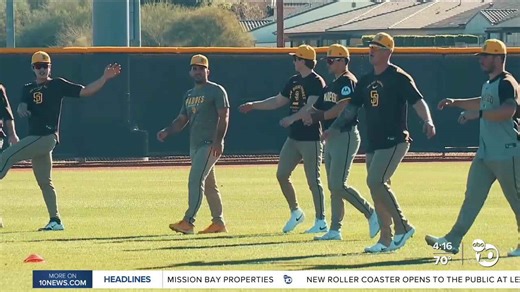 Padres fans flock to spring training, chasing up-close moments with players