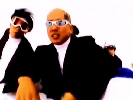 酷龙 클론、CLON收录于1997年专辑《One More Time》经典代表作品 当年有着亚洲猛男美誉的酷龙 炫目精湛的舞技 一直是让其他歌手望尘莫及 并带给歌迷酷炫节奏 以及使人快乐的音乐#前奏一响拾起多少人的回忆 #怀旧经典 #经典歌曲 #音乐分享 #一代人的青春