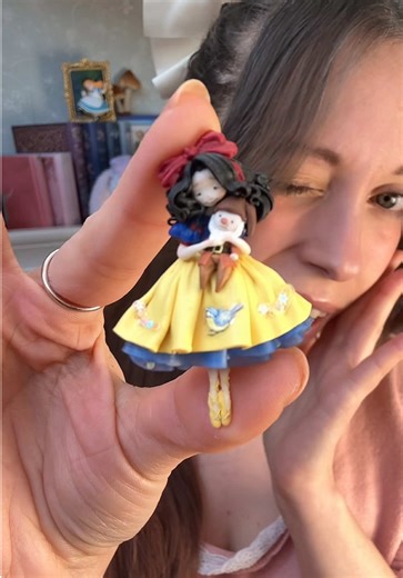 Ho vinto il trend ? Scusate ma dovevo troppo farlo nella mia versione polymerclay 🤣❤️ #craftartist #polymerclay #pov #japan #craftdiy