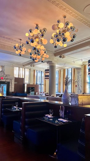 🦞 Discover Boston’s premier destination for luxury seafood dining at @theoceanaire Boston Located in Downtown Boston, indulge in locally sourced lobster, oysters, and fresh fish all served in an elegant, coastal-inspired setting. Enjoy dishes such as a Chesapeake Bay Style Crab Cake to Grilled Salmon, complemented by a perfectly curated wine list and handcrafted cocktails and mocktails to elevate your course. Reserve your table today and experience one of best seafood restaurant in the city by 