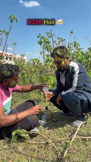old age v/s new age holi celibration #holi #holivideos #trandingshorts #yaari