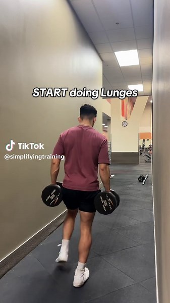 Lunges are one of the most underrated glute builders . Although they don't bias your glutes, they still hit them pretty well. I am someone who doesnt like to do glute biasing exercises, so for me this fulfils my glute exercise for the workout. Workout: • Walking Lunges #GluteWorkout #LegDayTips #Lunges #GymMotivation #FitnessEducation