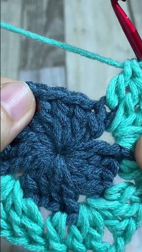 A SIMPLE GRANNY SQUARE YOU CAN FINISH TODAY #short #grannysquare