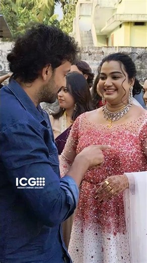 Can you see Joshna's joy when she saw her co-stars arriving at her reception?