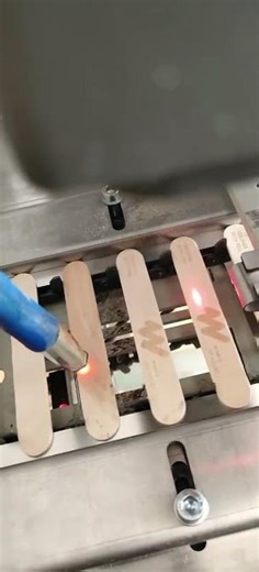 flying CO2 laser marking machine print logo on wooden products #coding #laser #lasermarkingmachine