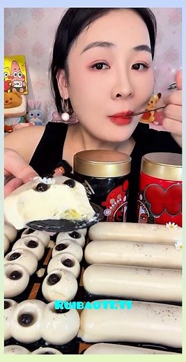 The most delicious cream cake eating challenge #cake #mukbang #eating