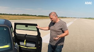 186K views · 871 reactions | 45 km/h, 8000 Euro, ab 15 Jahren erlaubt: Wie gut und sicher ist der Opel Rocks-e? ❓ Wir haben es ausprobiert  | ADAC | Facebook