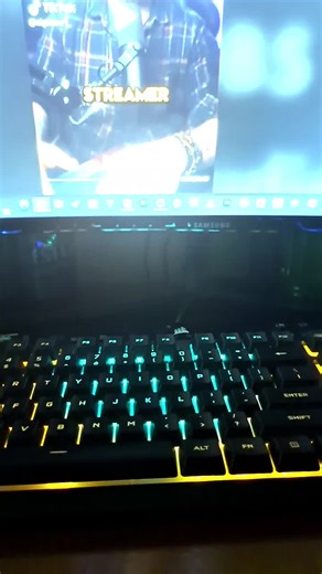 it's pissing me off #fyp #fypシ #foryou #foryoupage #trending #viral #followme #tiktok #xyzbca #greenscreen #funny #fypage #fff #streamer #twitchstreamer #help