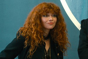 Russian Doll Gets Season 2 Release Date At Netflix — Watch A Trippy Teaser - TVLine