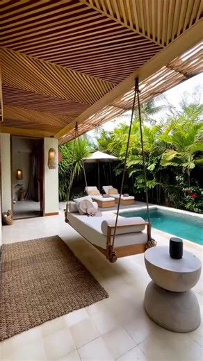 Stunning and Beautiful Tropical Villa Design and Interiors Of This Paradise Holiday Home House