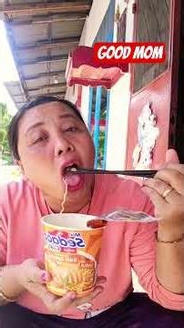 Wow sedapnya sore sore makannya mie cup SEDAP Rasa kari gaes.. 👌😋#makan#shorts