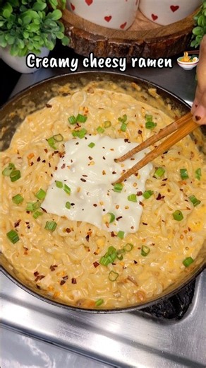 Creamy cheesy ramen recipe 🍜😋❤️...#shorts #reels #recipe #ramen #cheesyramen #noodles #viral