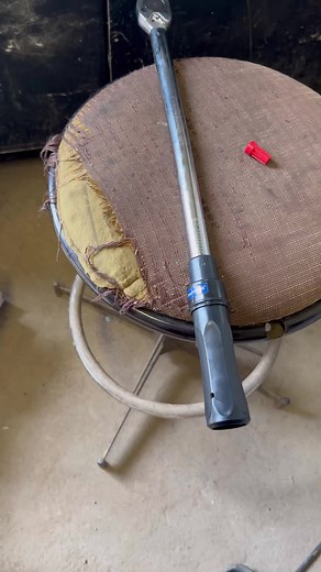 Saw this somewhere on TikTok with wrenches then saw AutotechMike Pfeffer do it with Olsa Tools ratcheting wrenches. Thought I’d do it with my Precisebuilt torque wrench #tools #mechanic | Carl's Garage