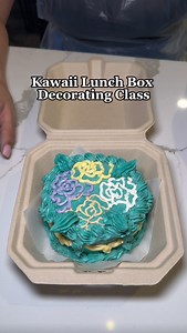 I could eat cake ALL DAY LONG! Definitely recommend making your own kawaii lunch box cake with @thekitsby 🎂🍰 ** We actually used vanilla frosting for my class, but other days have chocolate. The class is 3 hrs and is perfect for birthday celebrations of a fun date night. 💕 Check out their website for more info! . . . . #nyccake #cakedecorating #kawaii #cakedesign #nycthingstodo #thingstodonyc #nycdatenight #nycfoodie #nyctravel #cakedecorator #nycparty #birthdayplans #funthingstodo #familyfri