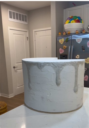 Day 3 of making my own giant #caketable since I couldn't find enough of the #cakestool to piece together. Today i'm sanding it down, making a base, and adding drips. Lmk what color I should make the drips and sprinkles! #giantcake #dopaminedecor #foodart