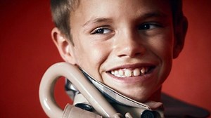 Lindo como papá: Romeo Beckham debutó como modelo