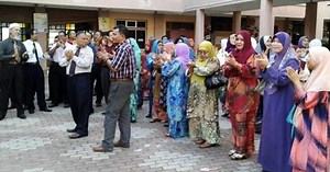 Teachers And Students Asked To “Practice” Clapping Everyday For 5 Minutes