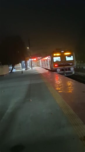 Howrah local train 🚆 #train #easternrailways #shortvideo #railway