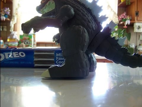 Godzilla is Hungry! - | Godzilla for Kids | Godzilla Tokyo Vinyl Stop Motion