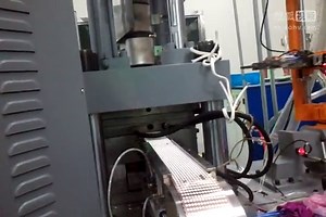 insert molding全自动埋入注塑成型