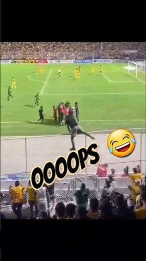 oooops 🤣 funny #funny #fypシ゚viral #soccer #football