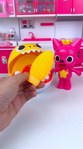 ASMR PinkFong Shark Eating Corn 🌽 Satisfying Kitchen Toy Unboxing