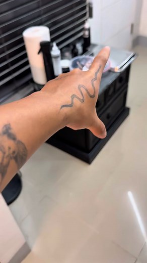 Tattooing Every Follower (Part 1) Kung wa pa ka nakafollow… follow na ron para maapil ka sa Part 2! | Banjo Misagal