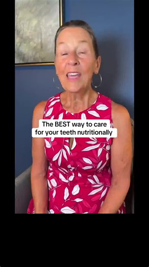 🍎 Nutrition plays a vital role in oral wellness. Foods high in sugar increase the risk of decay, while calcium, vitamin D, and fiber strengthen both teeth and gums. Water is your best ally—it helps wash away food particles and reduces acidity in the mouth. Your diet is as important as your toothbrush. 💧 #oralhealth #elliephillips