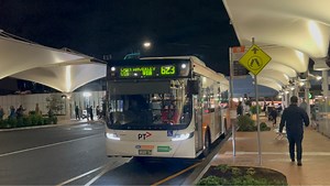 令人惊艳的沃尔沃混动！毫无顿挫感、安静舒适，体验感远超斯堪尼亚K320HB！VOLVO B5LH 执行澳大利亚墨尔本623线 后排乘坐体验