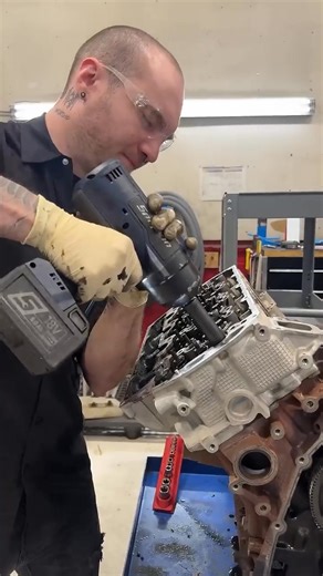 41K views · 891 reactions | 7 Ford Power Stroke Engine Replacement in Less than 2 Minutes ‍ | Davesautocenter | Facebook