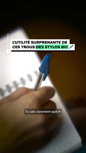 Tu connais l'histoire du trou du capuchon du stylo @BIC. Mais connais-tu l'utilité de celui du corps du stylo ? Julien @jpicmon t'explique ! Si tu nous lis, c'est que ta curiosité t'a guidée jusqu'ici 🧠 Pour plus de contenus santé, nature, sciences et culture gé, abonne-toi ! Pour aller plus loin 🔎 Snopes « Between 1970 and 1984, nine children in the United Kingdom died as a result of choking on pen caps » BIC (site officiel) « These standards attempt to minimize the risk to children from acci