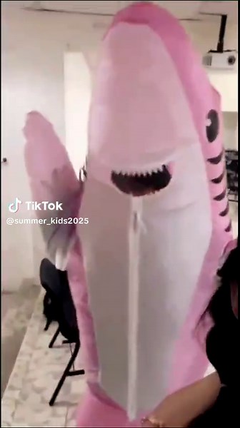 SUMMER KIDS 2025 ¡Nos estamos preparando para estas actividades de verano que se aproxima! 🌺🏝️ 📅 Del 28 julio al 20 de agosto. 🗓️ Días lunes y miércoles Horario por confirmar🕰️ 🫟 Sorpresas 🫟 Juegos 🫟 Actividades recreativas 🫟 Bailes 🫟 Actividades físicas 👧🏻👦🏻 Edades del 6 - 13 años 📍 Universidad del Sur campus Cancún. Sobre la avenida Uxmal. No te pierdas esta actividad hawaiana 🌺 contamos con un ambiente seguro y limpio para los niños 👦🏻 🧼 Pide más información al: Teléfono📱9