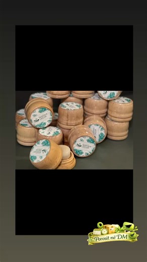 𝑨𝒖𝒓𝒐𝒓𝒂 – 𝒎𝒊𝒓𝒆̈𝒒𝒆𝒏𝒊𝒆 𝒑𝒆̈𝒓 𝒋𝒆𝒕𝒆̈𝒏 𝒆 𝒑𝒆̈𝒓𝒅𝒊𝒕𝒔𝒉𝒎𝒆 on Instagram: "Mentol Stick 🌿 Një ndihmë e vogël që freskon dhe qetëson menjëherë. Ideal për dhimbje koke, lodhje dhe tension. 📩 Porosit në DM 💚 #farmasialbania #aurorafarmasi #mentolstick #wellness #kujdesnatyral"