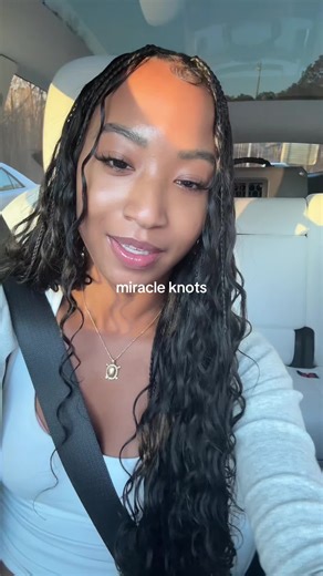 lightweight anddd it’s not drying my hair out?? yeah #miracleknots #bohobraids #blackgirlhairstyle