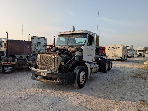 2004 Freightliner COLUMBIA 120 - Parts Unit 04WH419