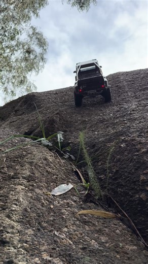 DANCRAWLER4x4 🏞️ on Instagram: "Traxxas trx4 trx6 Installation of FUSION PRO ELITE 2300 engine IN TRAXXAS TRX6 and tests!!!!"