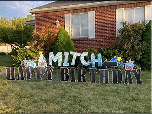 Make your own giant birthday sign! Here's the step-by-step tutorial